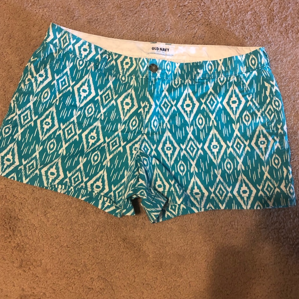 4 for $25 Old Navy Tribal Print Chino Shorts - Size 16